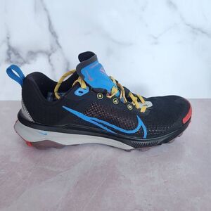 Nike 8.5 runner shoe black neon blue atheltic gym shoes trail runner Terra Kiger